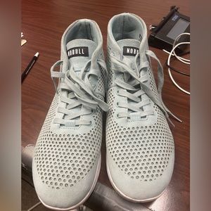 No bull high top training shoes. In great condition. Size 11.5.